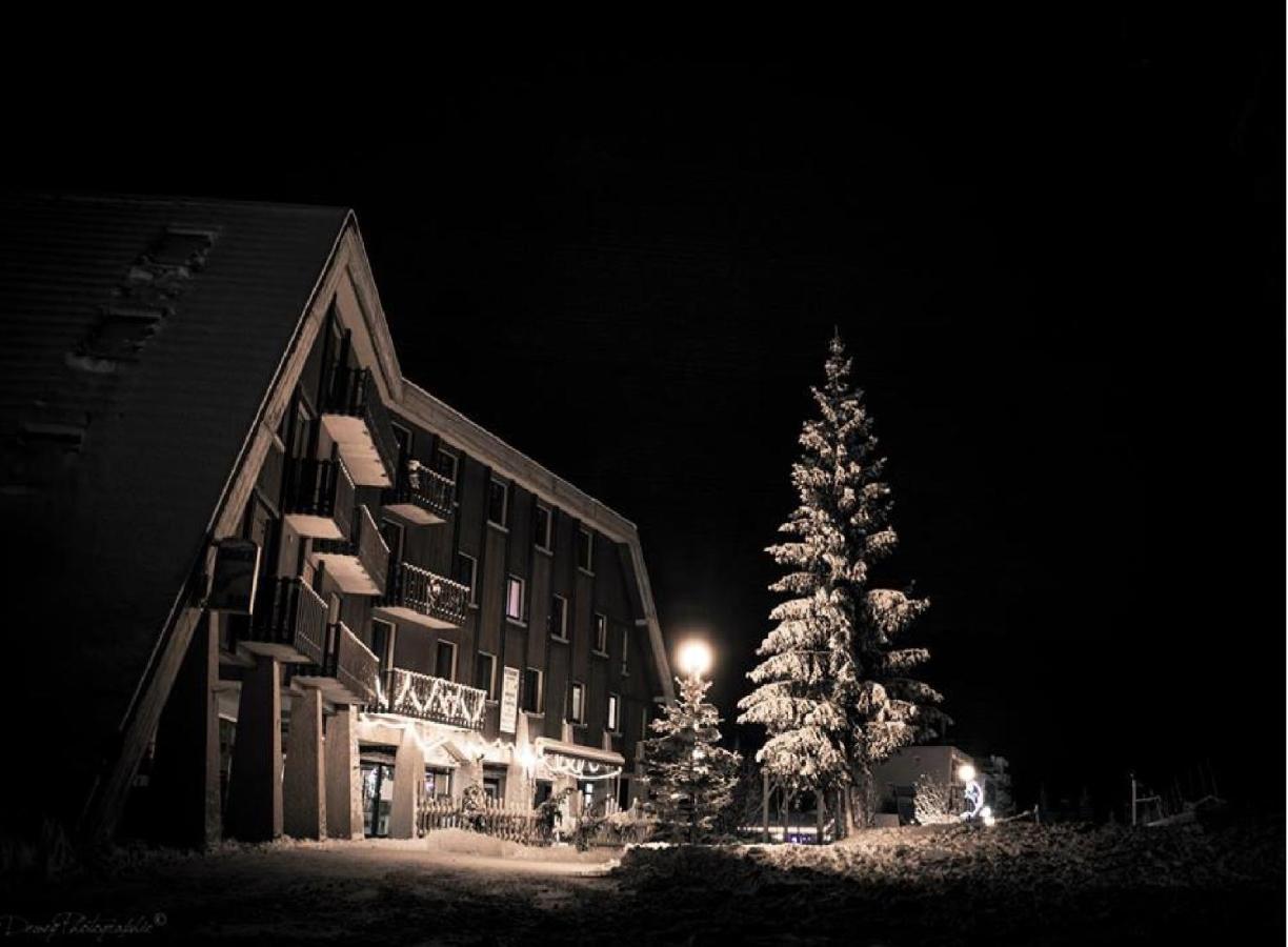 Hotel Saint Jean Montclar  Bagian luar foto