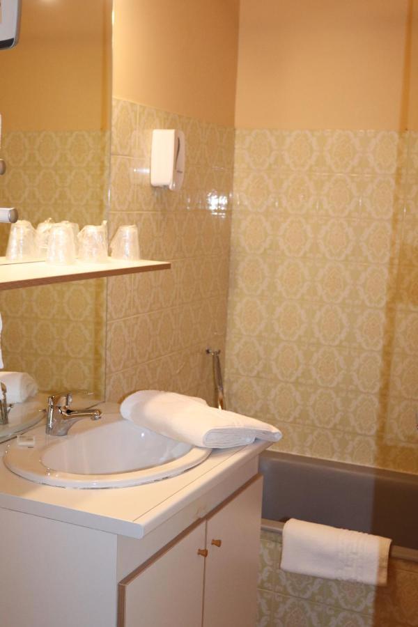 Hotel Saint Jean Montclar  Bagian luar foto