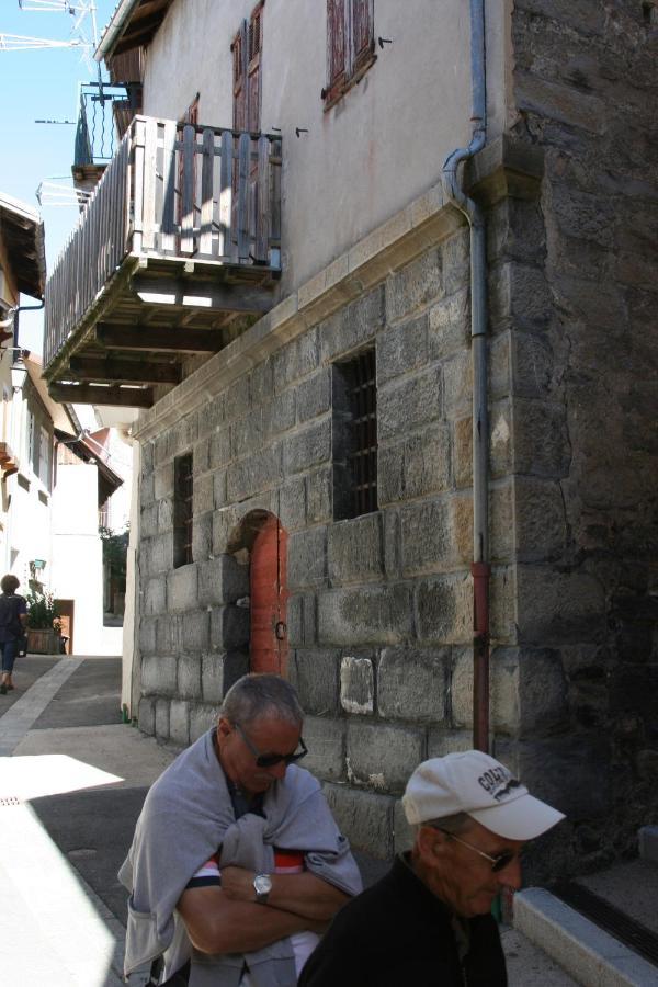 Hotel Saint Jean Montclar  Bagian luar foto