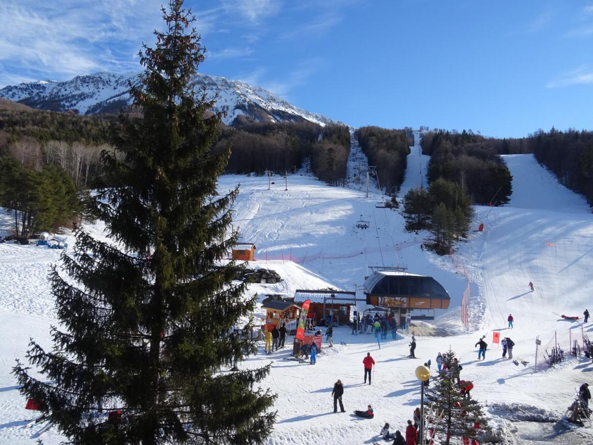 Hotel Saint Jean Montclar  Bagian luar foto