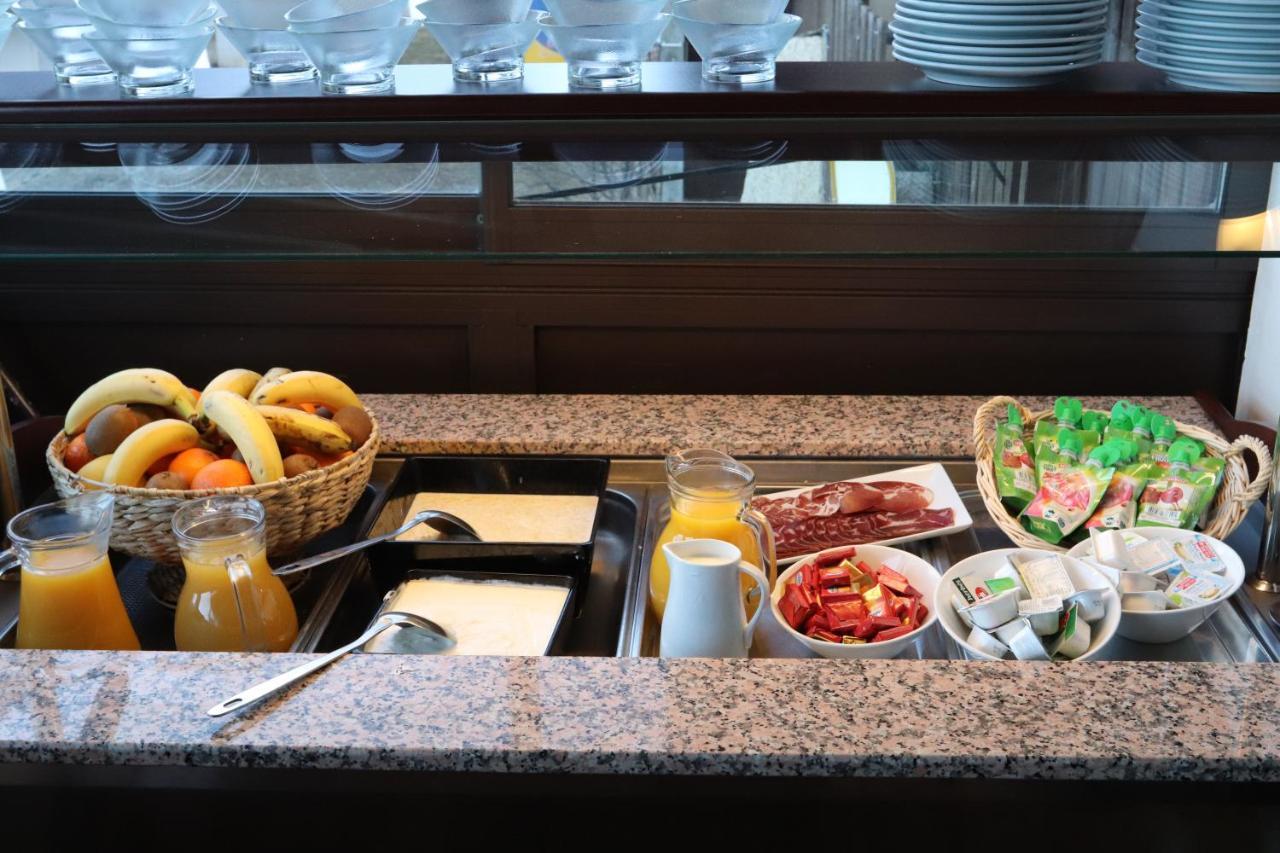 Hotel Saint Jean Montclar  Bagian luar foto